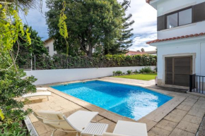 Oeiras apt in Spacious Villa - Shared Pool